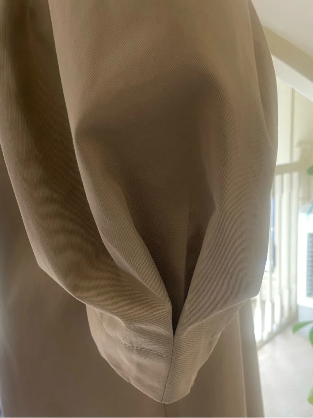 Scallop Detailed Balloon Sleeve Trench Coat / Rain Coat, Khaki Sz: S/M